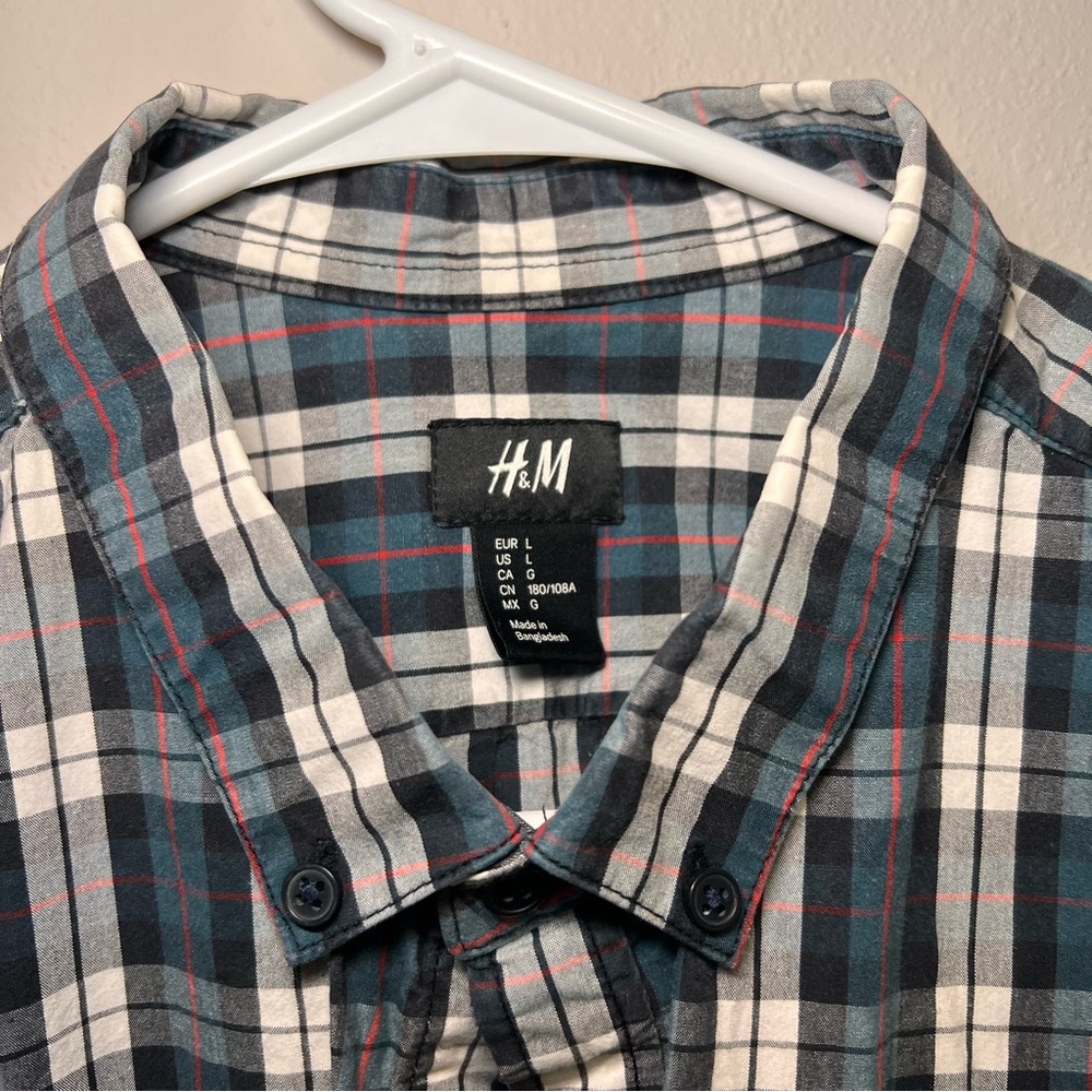 ☀️ H&M Button Down - Picture 3 of 4